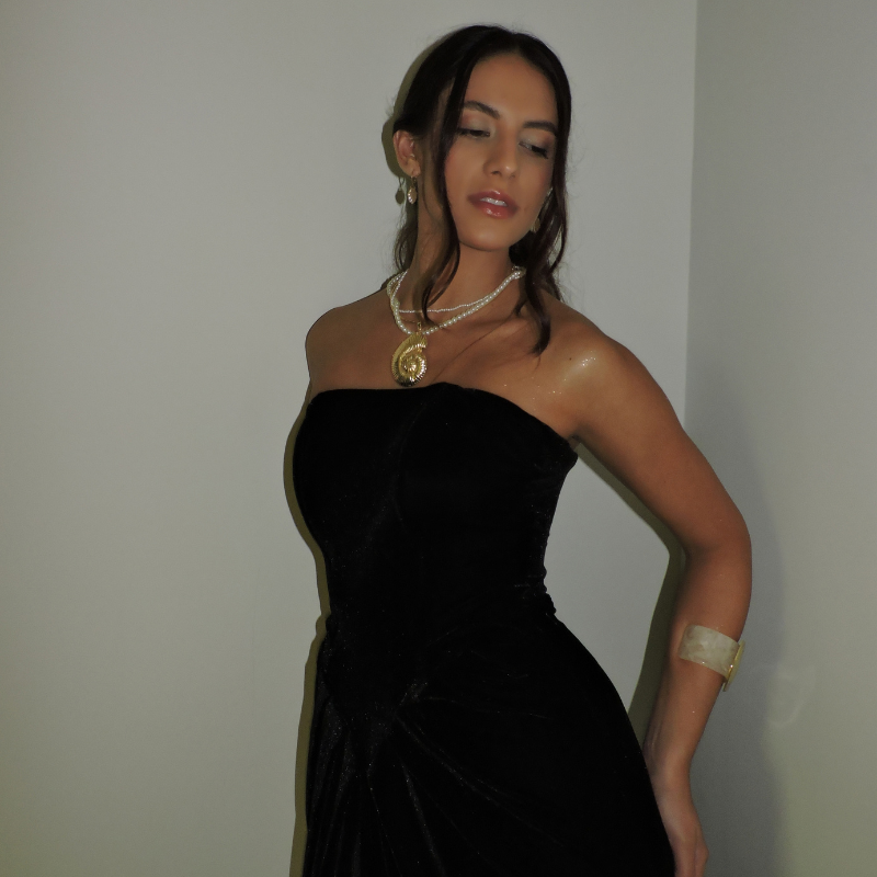 Vestido Helena Veludo Preto (prazo de 7 dias úteis para disponibiliza-lo após a compra)