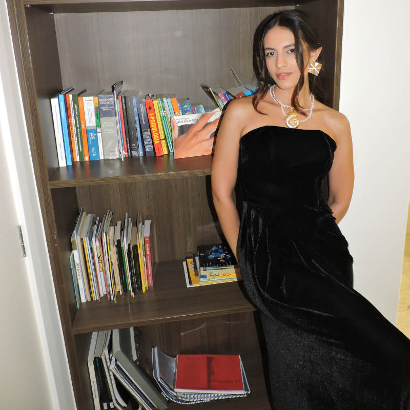Vestido Helena Veludo Preto (prazo de 7 dias úteis para disponibiliza-lo após a compra)