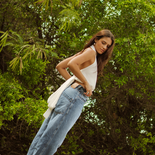 Blusa Íris Off White (prazo de 5 dias úteis para disponibiliza-lo após a compra)