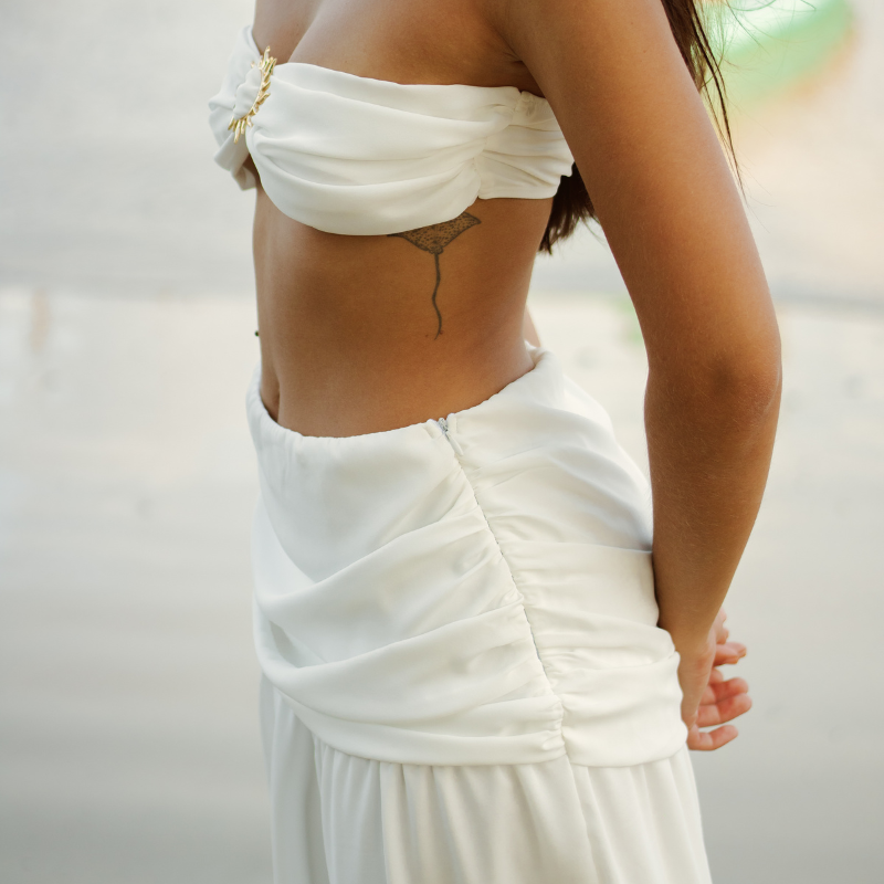 Saia Íris Off White (prazo de 5 dias úteis para disponibiliza-lo após a compra)