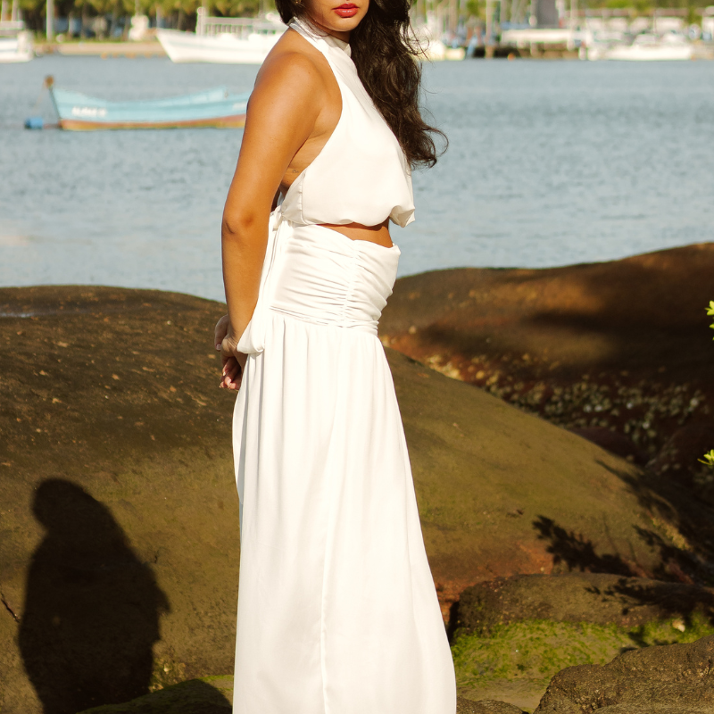 Blusa Íris Off White (prazo de 5 dias úteis para disponibiliza-lo após a compra)